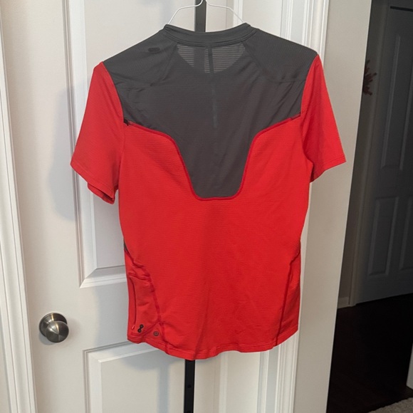 lululemon athletica Red and Gray Short Sleeve Tee - Picture 2 of 3